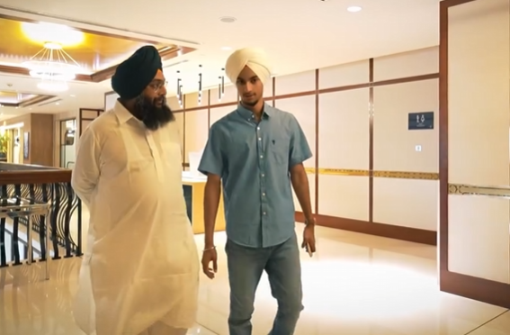 Acharya Satvinder Ji Dubai Talk Show Unites Global Audience in Spiritual Awareness